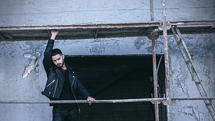 צפו בקליפ החדש של עדן חסון: "אז מה עכשיו"