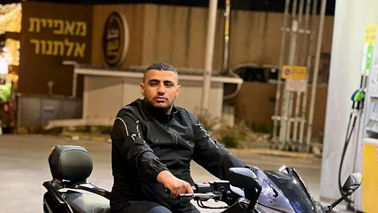 עומר סוואעד בן ה-18 מכפר יאסיף שנורה והושלך מרכב נוסע