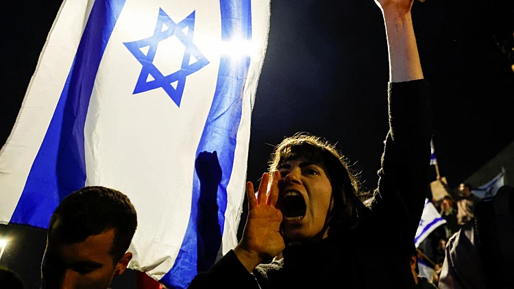 תוכנית המאבק אחרי ההשהיה: טקס עצמאות אלטרנטיבי והמשך ההפגנות