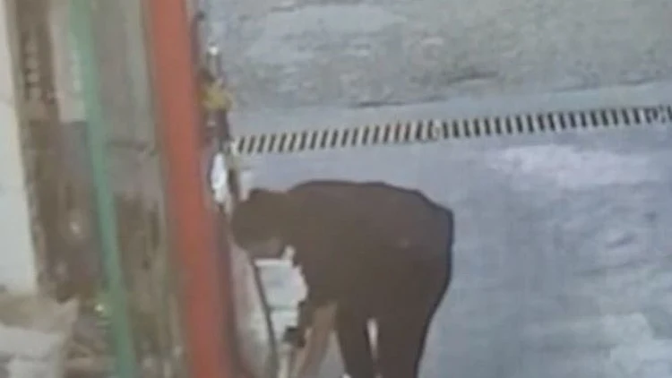 בגלל דו"ח חניה: נעצרה בחשד שניסתה להצית את העירייה