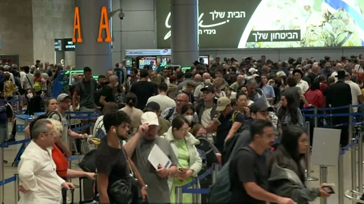 לקראת העומסים של פסח: מנהל נתב"ג מבטיח לקצר את התורים