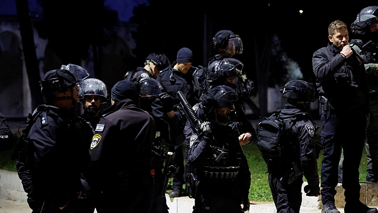 ניסיון פיגוע רביעי תוך שעות; המשטרה: "מי שיכול - שיישא נשק"