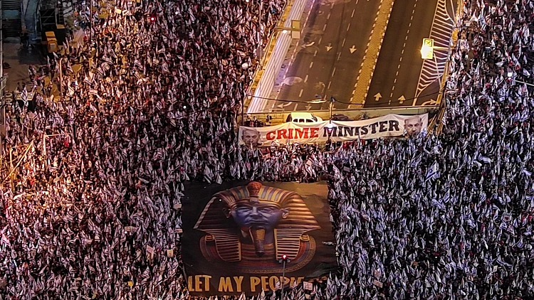 מלחמת המספרים: כמה באמת נוכחים בהפגנות - ואיך סופרים אותם?