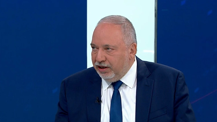ליברמן בריאיון: "הקבינט לא מוכן לעימות צבאי - רה"מ לא כשיר"