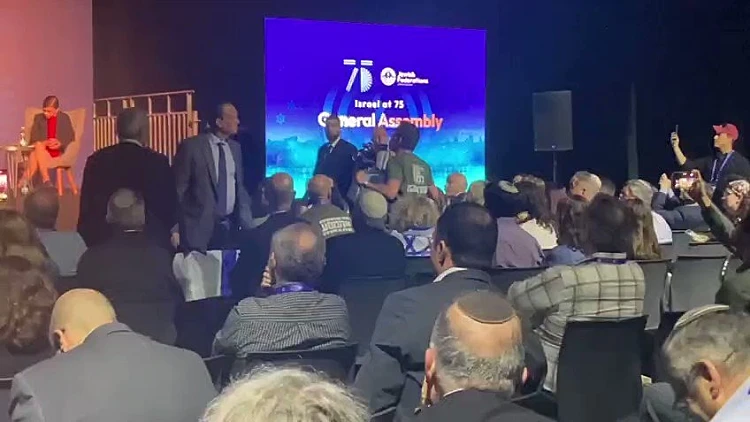 "הפשיזם לא יעבור": מחאה בכנס בו השתתף ח"כ רוטמן