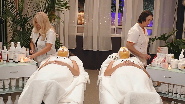 צפו: דניאל ויובל מתפנקות בטיפול קוסמטי של מעבדות GIGI