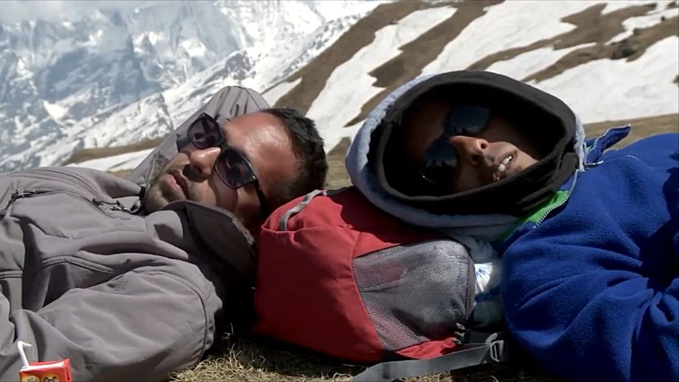 המסע בחזרה לחיים | סרטה של מיה איידן