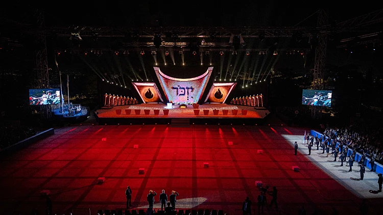 רגב: "12 אבוקות זיכרון בעוטף, המשואות יודלקו בקבוצות"