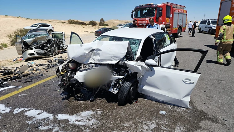 תאונת דרכים קטלנית בנגב: פעוט נהרג, 6 נוספים נפצעו