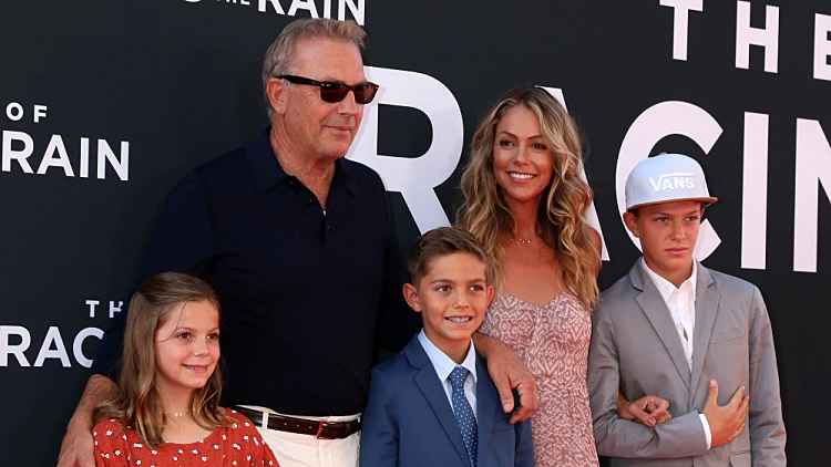 קווין קוסטנר, אשתו כריסטין והילדים