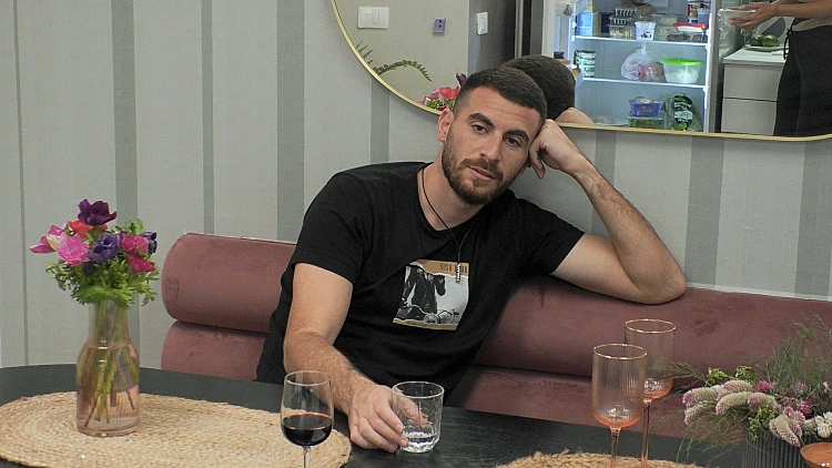 "משה, אמרתי לך לא להכין לי קפה! הכיף שלי זה להכין לעצמי"