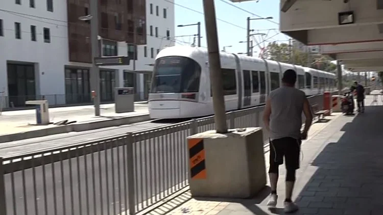 הרכבת הקלה, הדחייה והעסקים שמשלמים את המחיר: "כולם נעלמו"