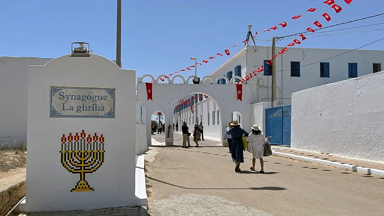 תוניסיה: 5 הרוגים ו-10 פצועים מירי ליד בית כנסת באי ג'רבה