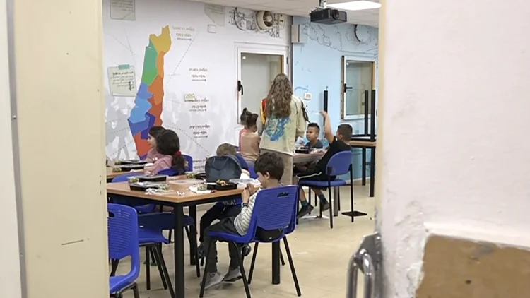 הילדים שנשארו במקלטים: הבגרויות נידחו, אלפי תלמידים נשארו בבית