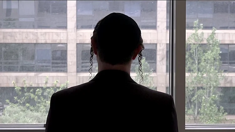 100 מתגיירים מחכים למוהל שיאשר את ברית המילה - אבל הוא שובת