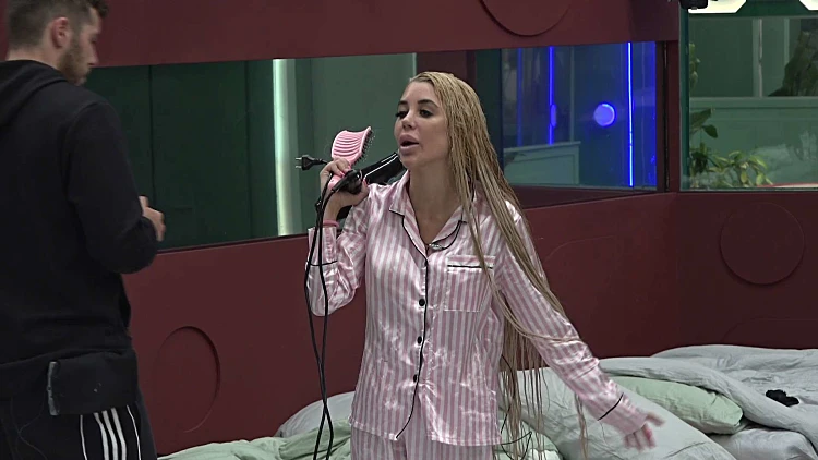 "את לא גרה פה לבד": סתיו ולין פותחות בוקר מתוח במיוחד