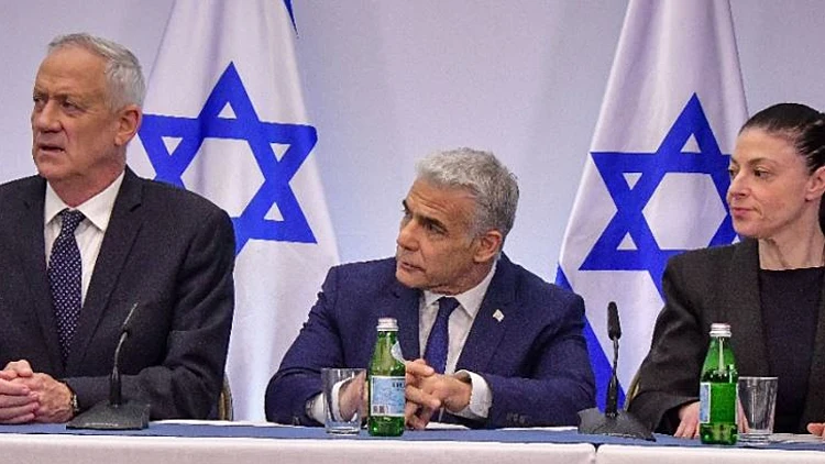 מיכאלי, גנץ ולפיד