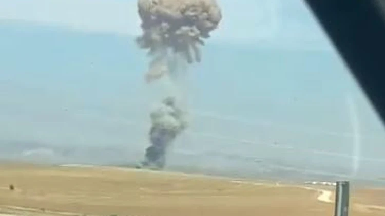 פטריית עשן בקריית גת: פיצוץ בשטח אש עורר דאגה בדרום