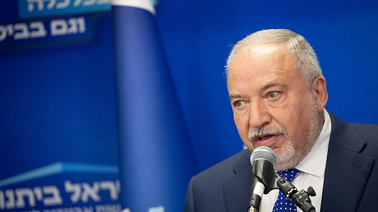 ליברמן: "בחירות - אופציה גרועה; השארת נתניהו – מתנה לסינוואר"