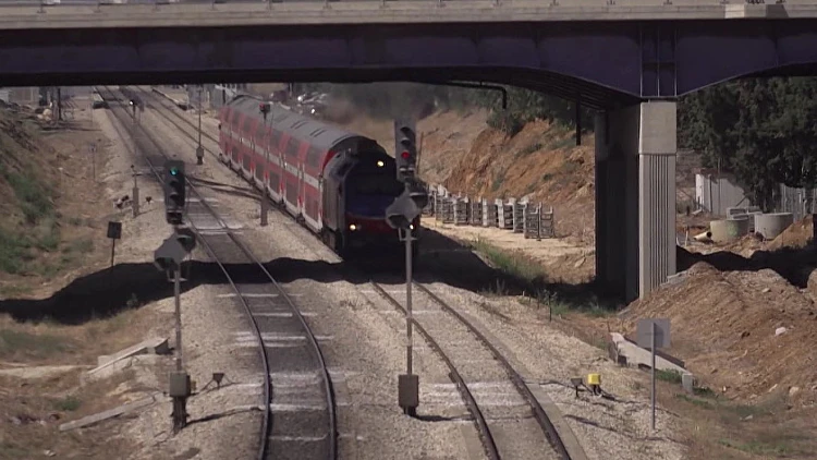 לקנות את הרכבת: הכלה ששכרה רכבת פרטית לאורחי החתונה