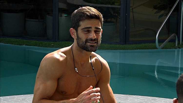 גיא אמר את זה וכולם האמינו – אבל אנחנו יודעים את האמת 