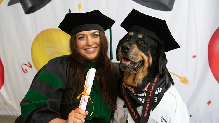 קרוליין בנזל ולוקי