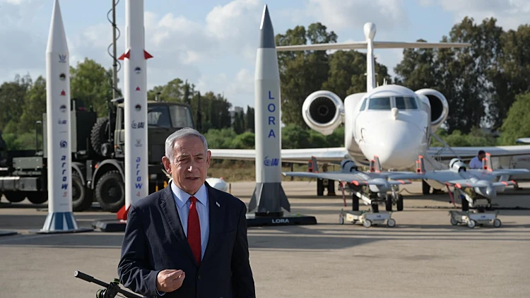 רה"מ בנימין נתניהו בביקור בתעשייה האווירית