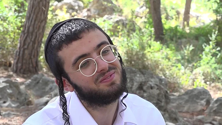 החסיד הראשון בגלגלצ: נותי ליברמן כובש את עולם המוזיקה הישראלית