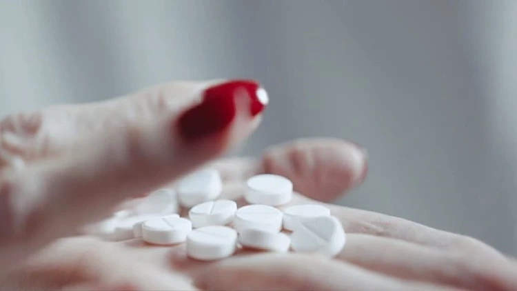 סכנת הכדורים: המרדף אחר המפעל הסיני שמכר אלפי ויאגרות מזויפות