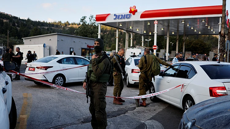 הפצוע שחיסל את המחבל בעלי משחזר: "יריתי עד שהוא הפסיק לזוז"