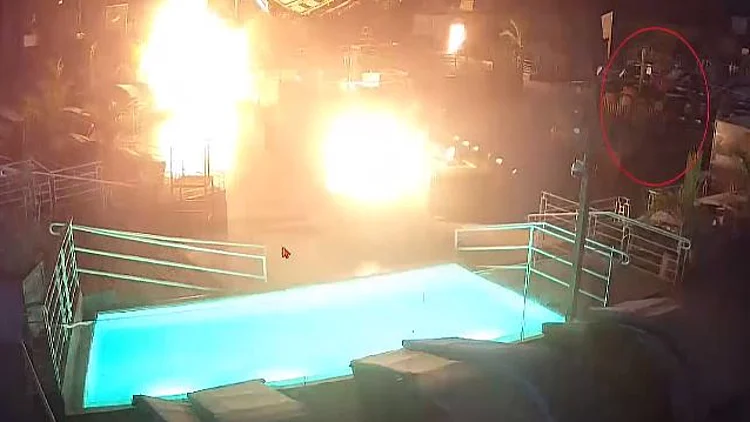 "כואב, זה מפעל חיים": המועדון המצליח הוצת - החשודים נמלטו