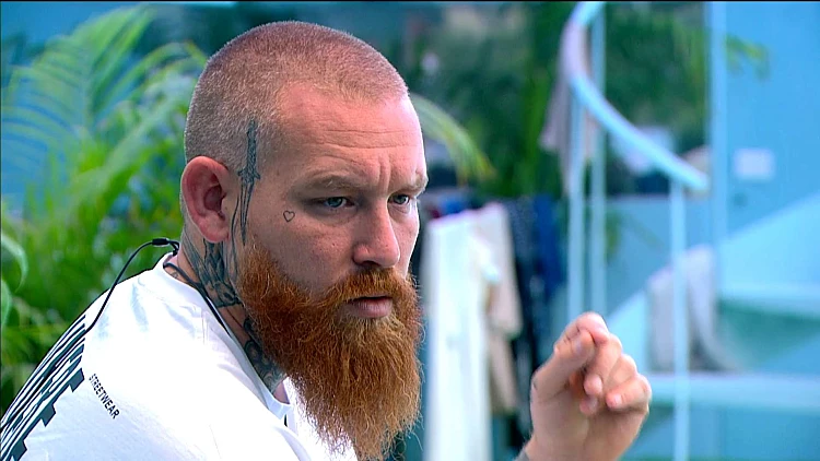 "הוא מנסה לגרום לאנשים להרגיש רע": בן מביע את דעתו על אברהם