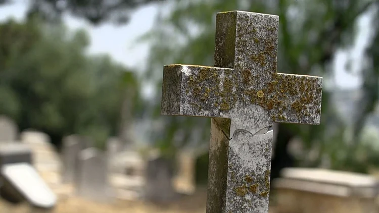 בעקבות חשיפת חדשות 13: שניים נעצרו בחשד להשחתת כנסיה בי-ם