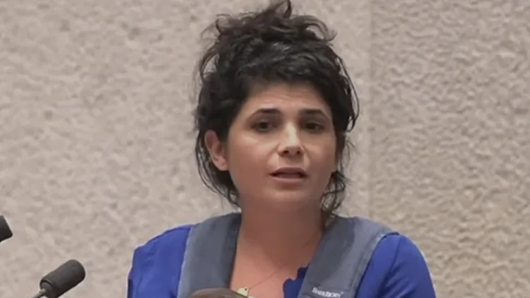 לאחר שעלתה עם בתה התינוקת: ח"כ השכל התבקשה לרדת מבמת הכנסת