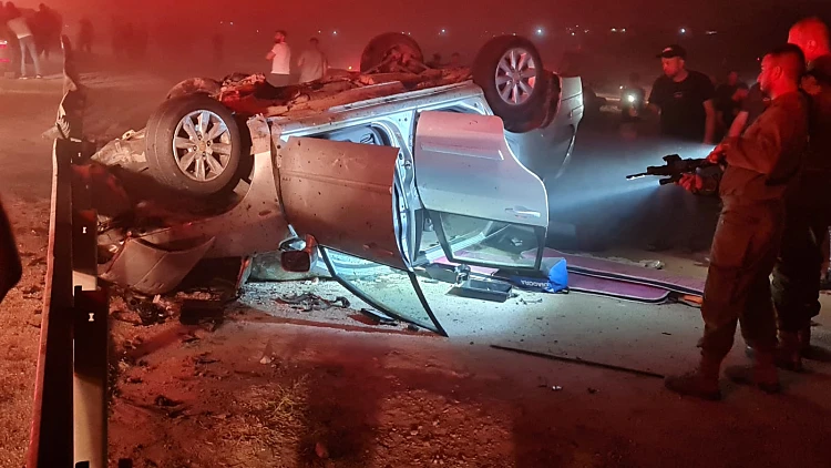 הרוג ו-9 פצועים נוספים בתאונה בין 4 כלי רכב בבקעה