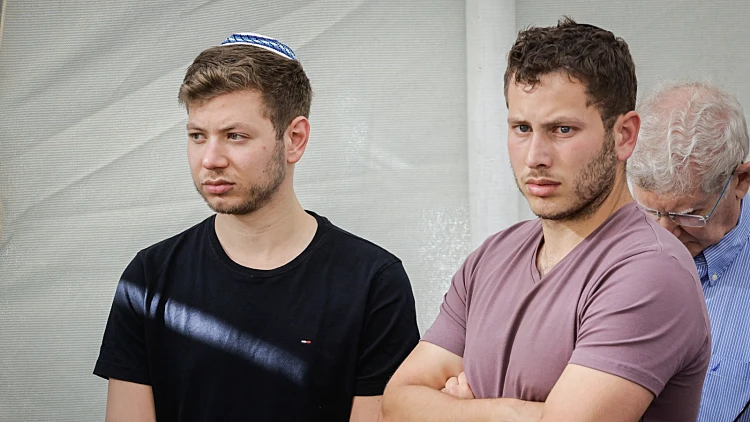 אבנר ויאיר נתניהו באזכרת יוני נתניהו
