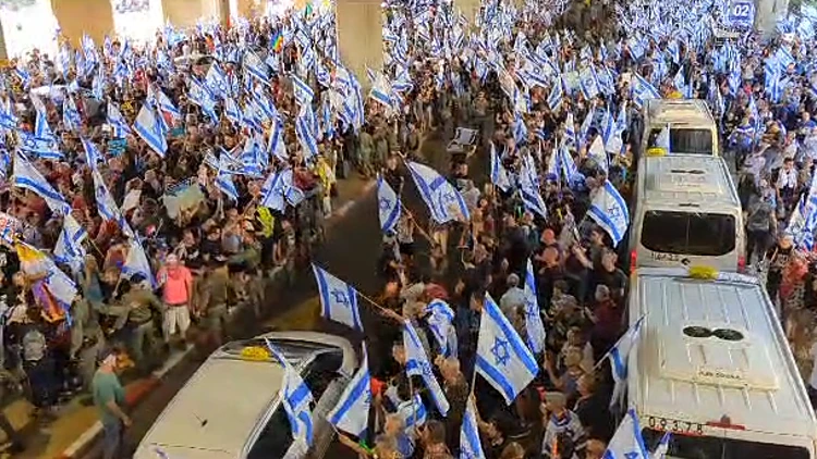 15 אלף מפגינים, עשרות עצורים: הסתיימה ההפגנה בנתב"ג