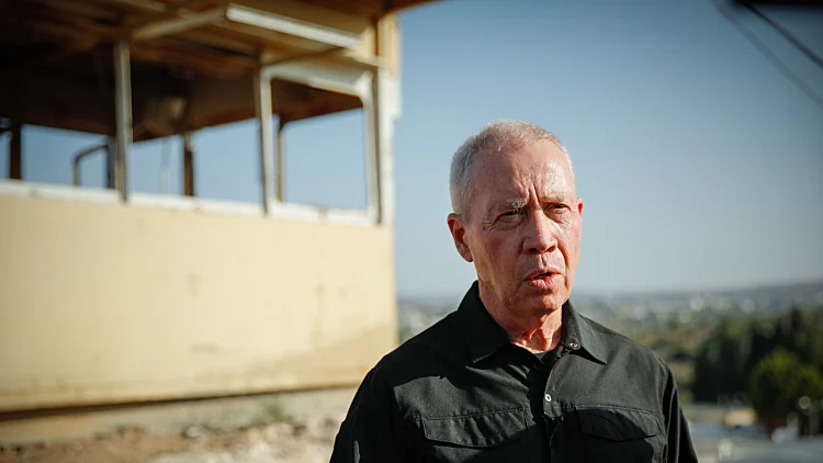 השר גלנט במוצב סאלם הסמוך לג'נין