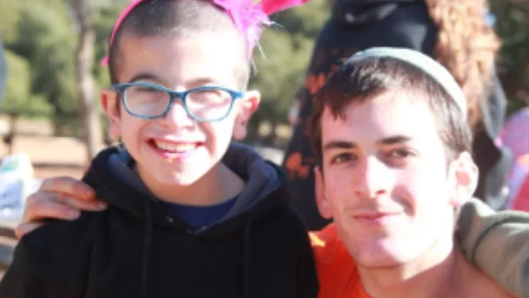 הילד מבית אל שהלוחם אימץ וחנך - ועלה לתורה זמן קצר לאחר הלוויה