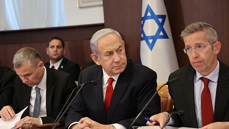מזכיר הממשלה: "חוק הגיוס יהיה חסין מביקורת משפטית"