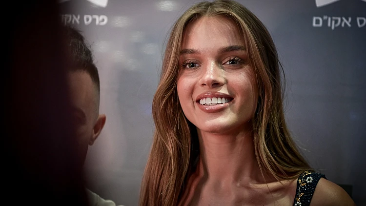 שמה את המשקעים מאחור? אנה זק לא פוסלת קמפיין עם נועה קירל
