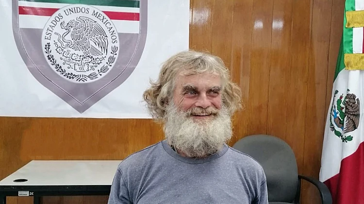 Australian Sailor Timothy Lindsay Shaddock Is Helped By Mexican Migration Authorities, In Colima