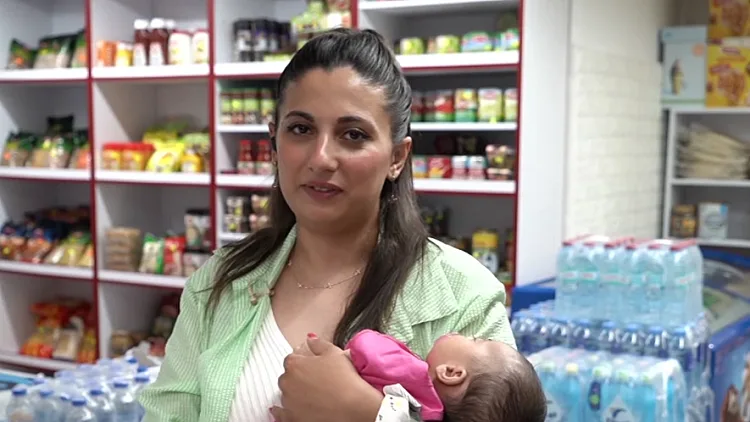 תינוקת בהפתעה: בני הזוג שהסתירו הריון ממשפחתם עד אחרי הלידה