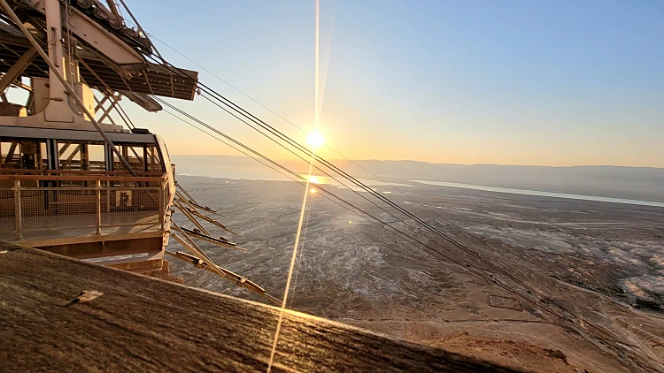 זריחה במצדה