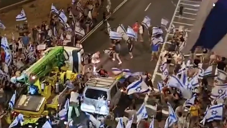 הוארך מעצר החשוד בדריסת המפגינים: "חשב שהרכב נשרף"