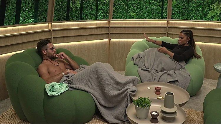 "מכה עוברת, מילה נשארת": שיר ויאיר הסוף?