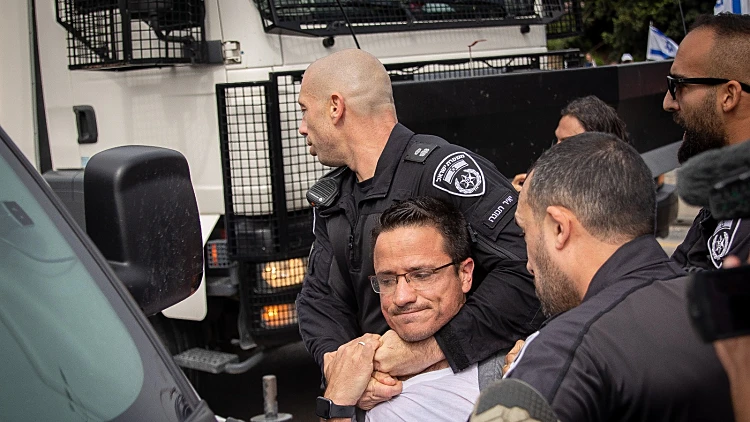 האלימות בהפגנות: מפקד יס"מ ת"א ו-4 שוטרים נחקרים במח"ש