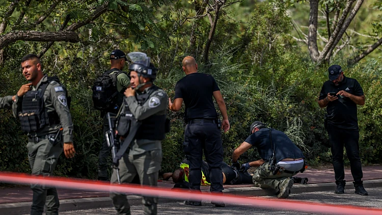 פיגוע ירי במעלה אדומים: 6 נפצעו, שניים במצב קשה; המחבל חוסל