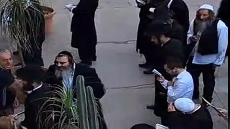 הקרב על המנזר: חסידי ברלנד בחיפה מתנכלים לנוצרים ב"סטלה מאריס"