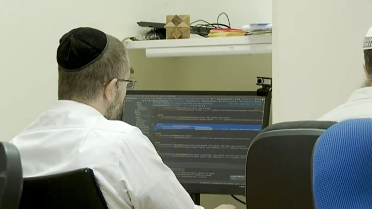 עלייה בתעסוקת גברים חרדים: כ-55% עבדו בחצי השנה האחרונה